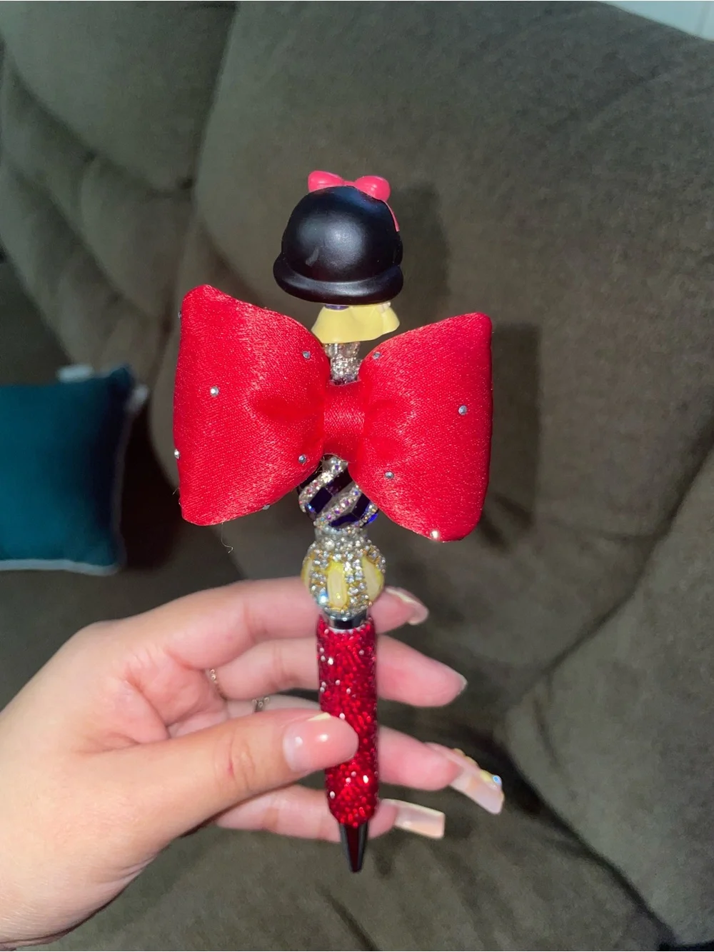 Snow White Red Bow Decorative Pen